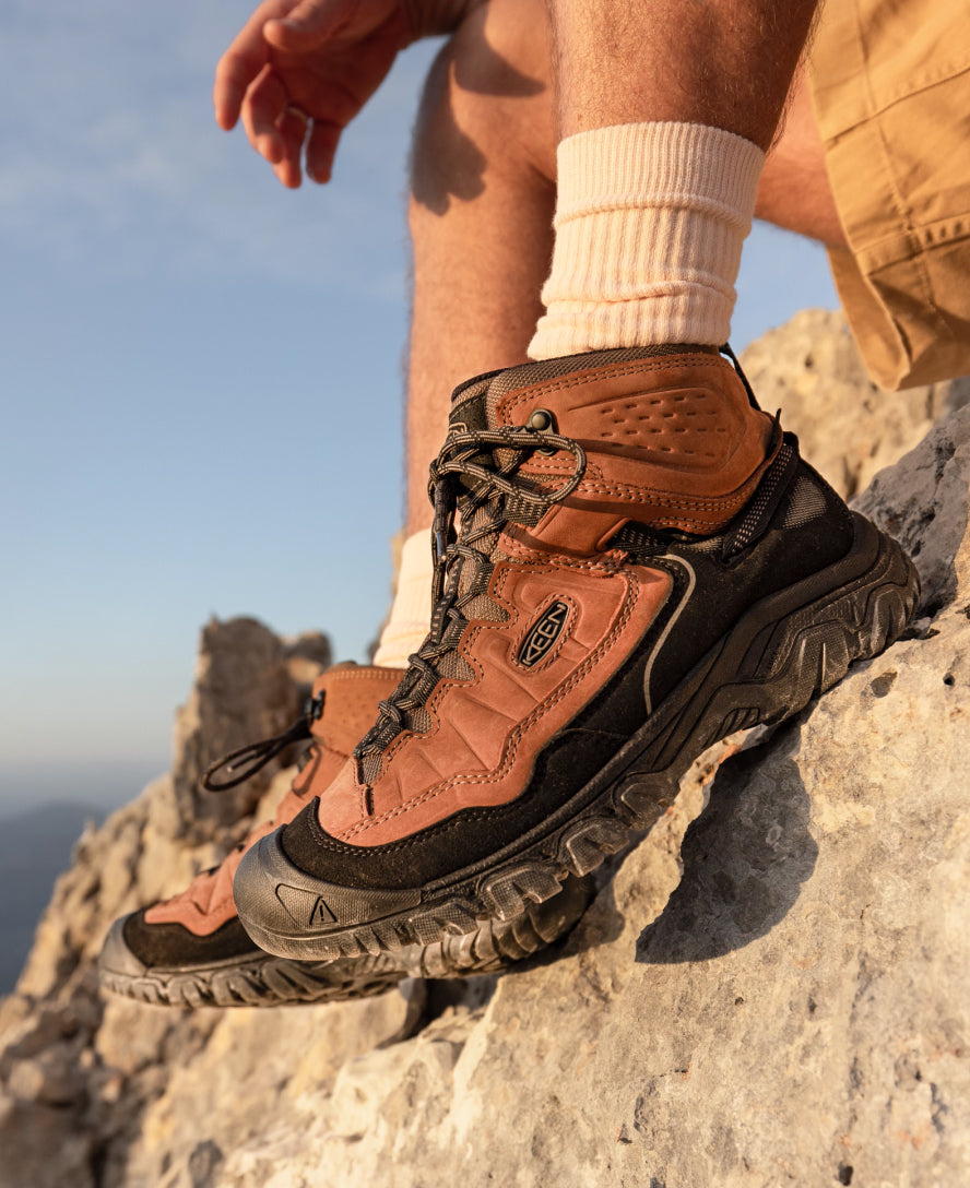 Men's Targhee IV Wide Waterproof Hiking Boot Bison/Black - Image 8