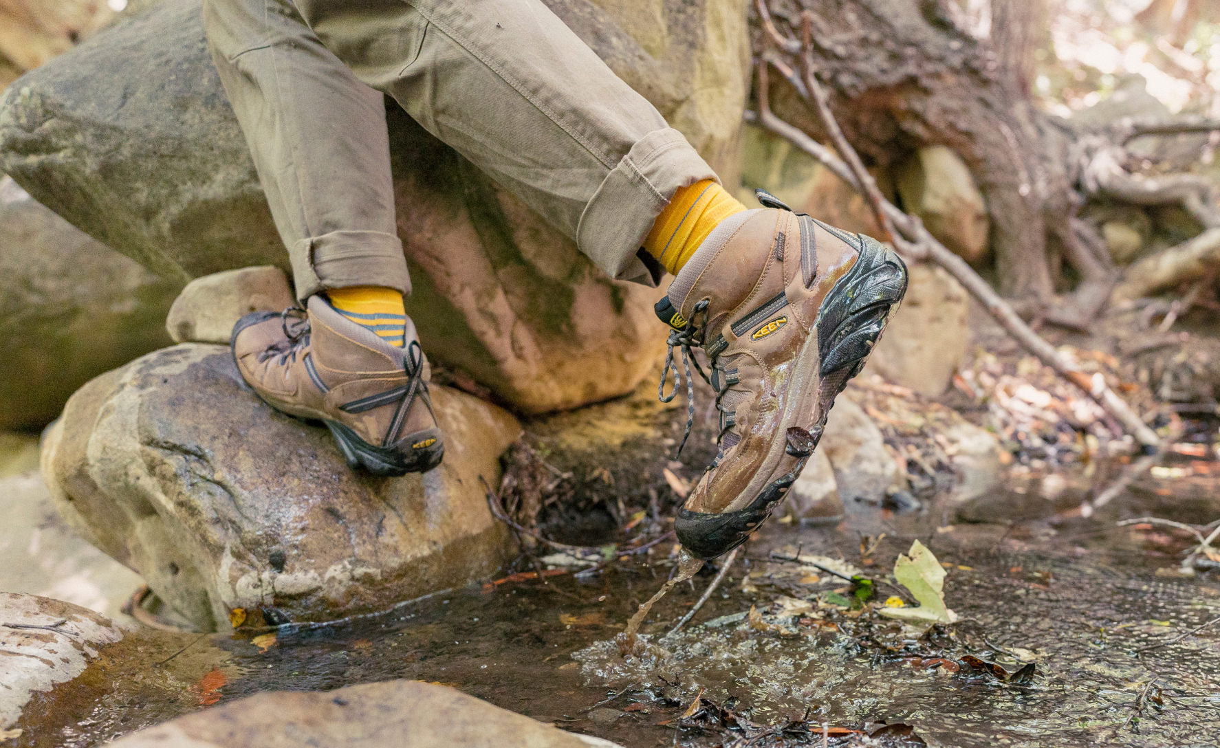 Men's Targhee II Mid Waterproof Hiking Boots Canteen/Dark Olive - Image 6