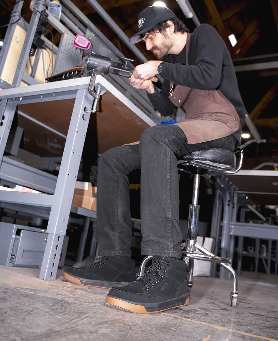 Men's Gibson Boot (Soft Toe) Black/Gum - Image 8