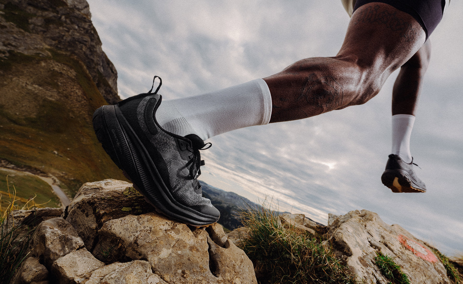Men's Roam Trail Running Shoe Black/Magnet - Image 7