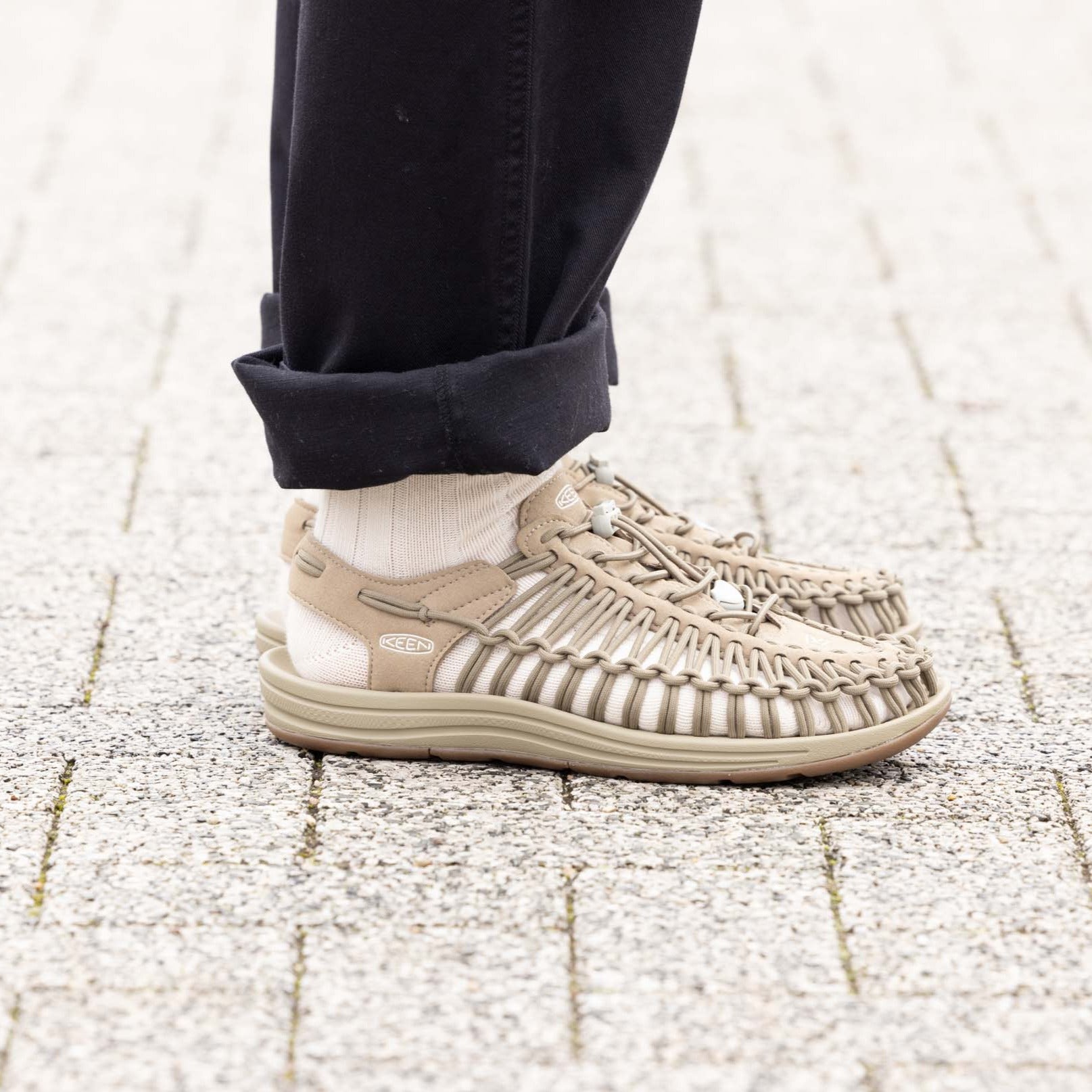 Men's UNEEK Sneaker Timberwolf/Plaza Taupe - Image 8
