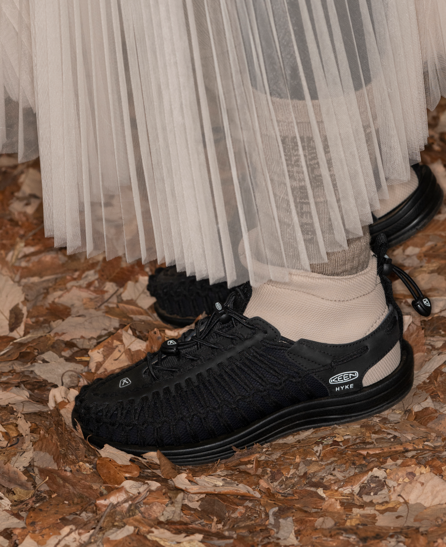 Women's UNEEK High Top x HYKE HYKE Black - Image 9