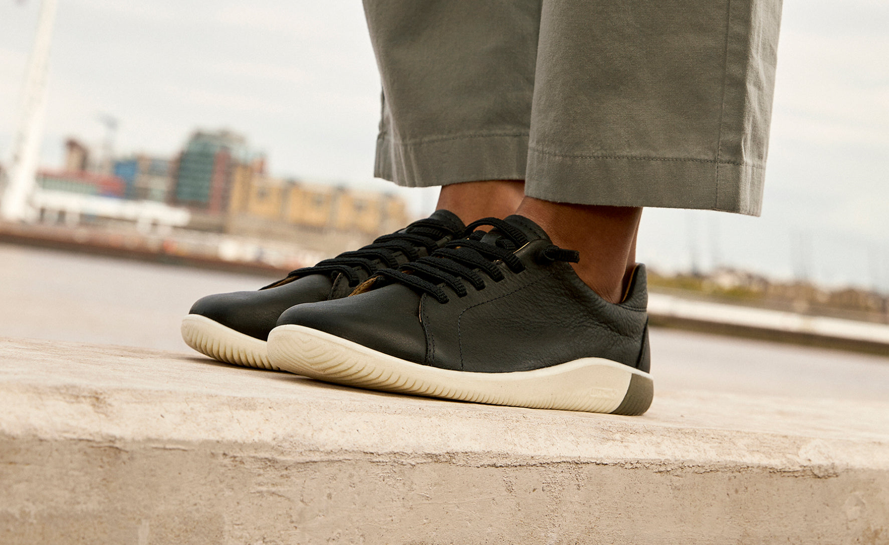 Women's KNX Leather Sneaker Black/Star White - Image 9