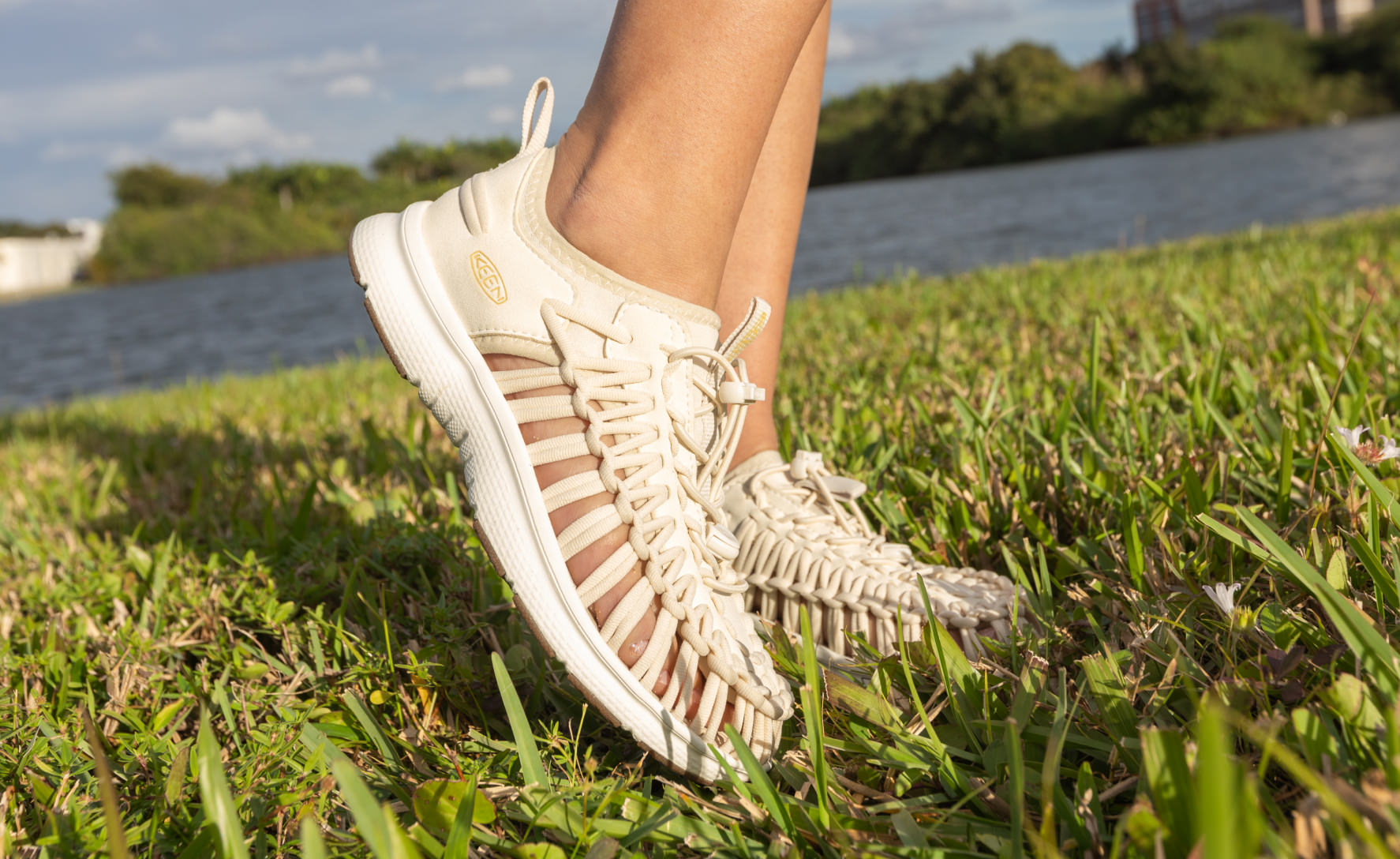 Women's UNEEK O3 Sneaker Sandal Birch/Star White - Image 7